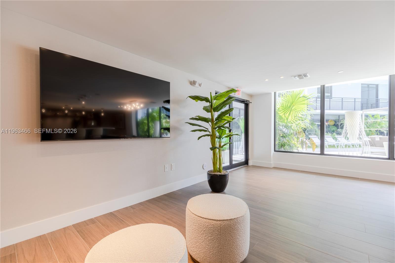 1005 Spring Garden Rd # 844 Unit: PH 844