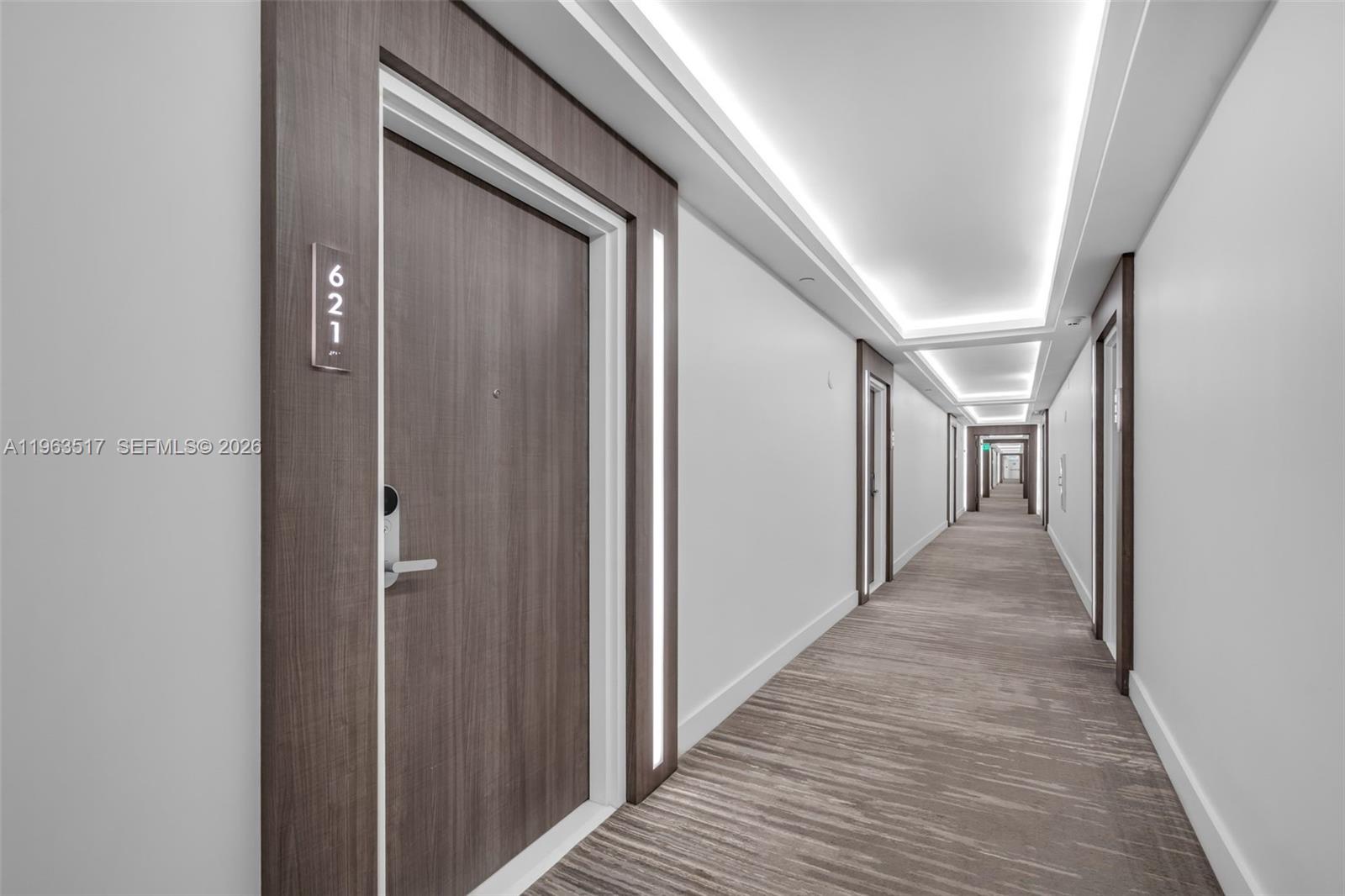 2301 Collins Ave # 621