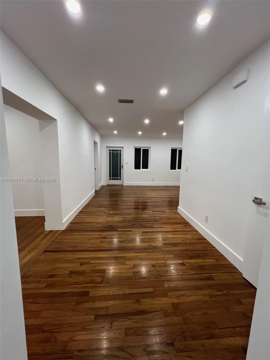 424 La Villa Dr # 1