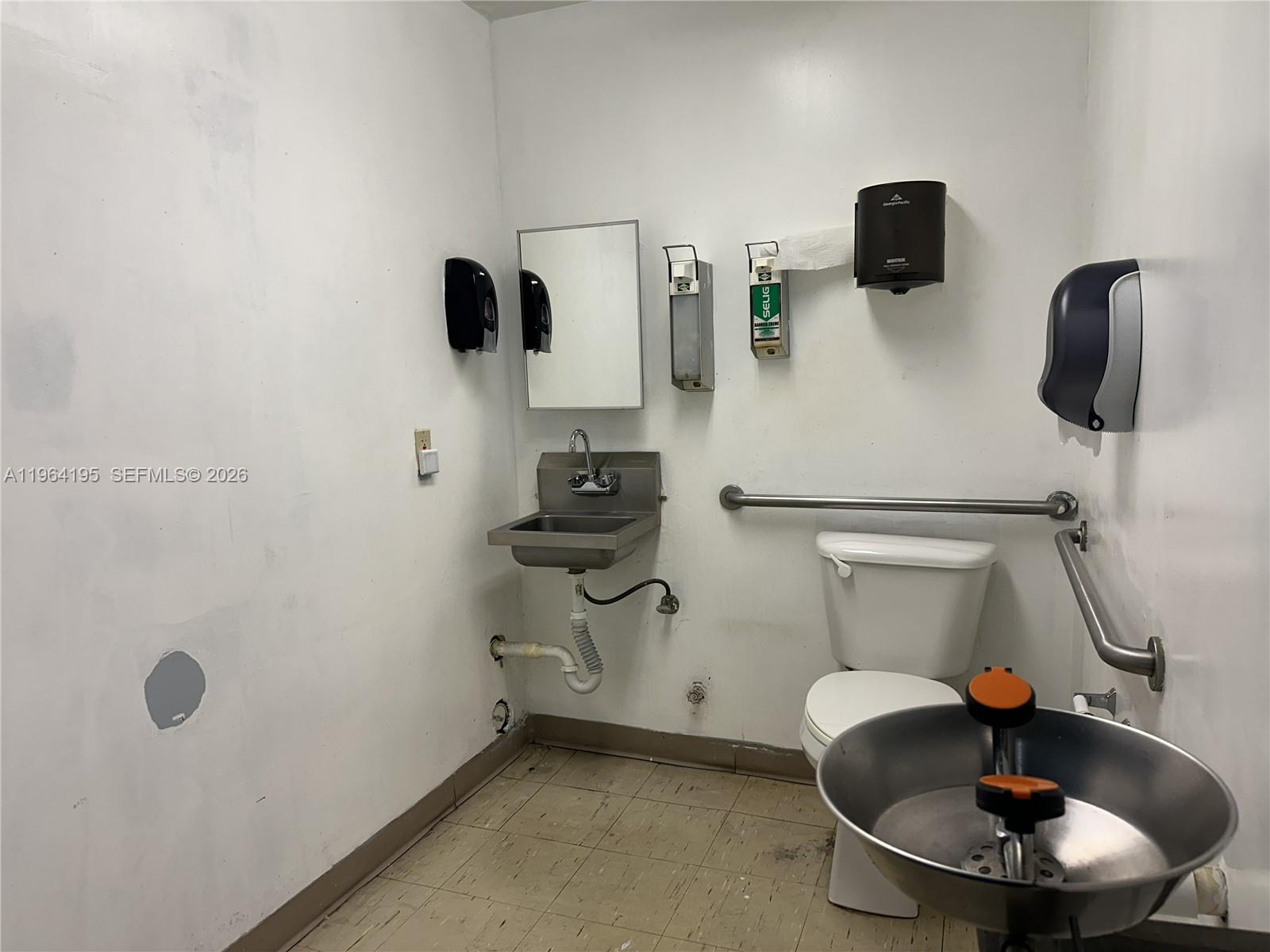 2330 NW 102nd Ave # 4 Unit: Bay 4