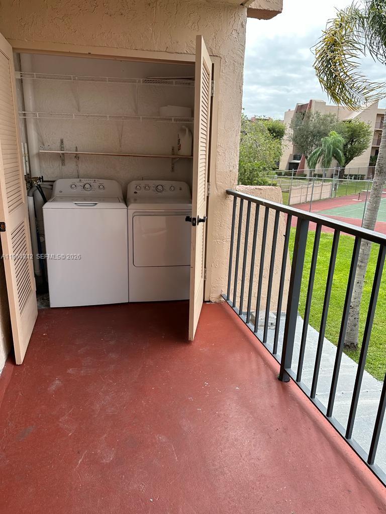 13701 Kendale Lakes Cir # 211 Unit: B-211