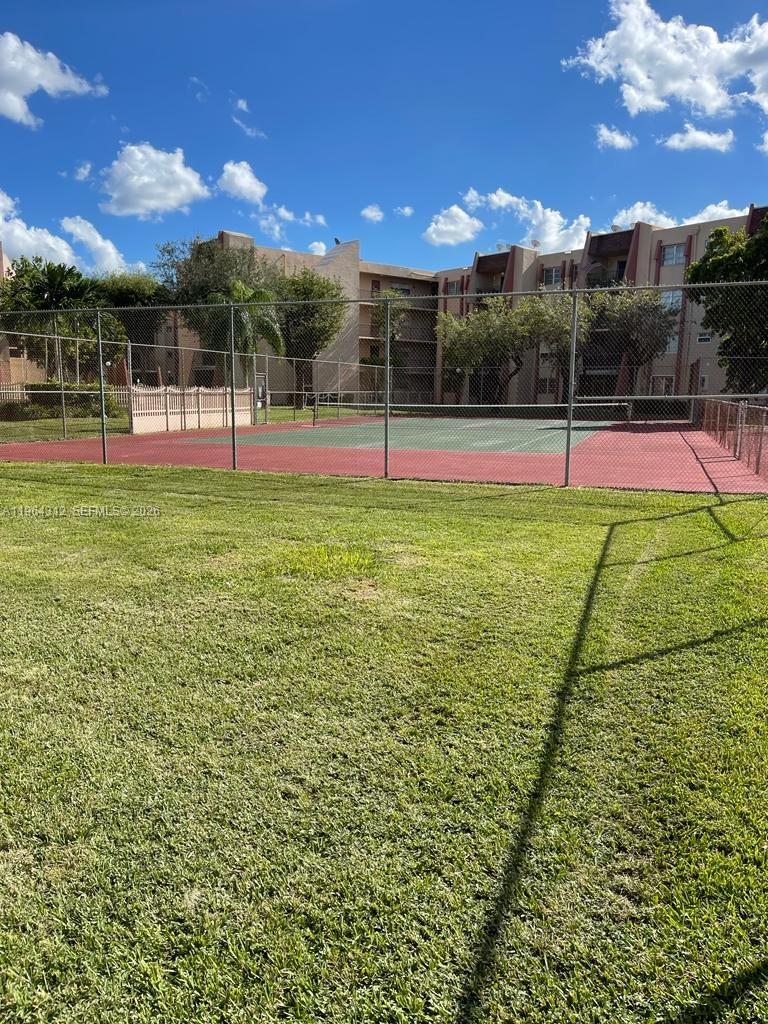 13701 Kendale Lakes Cir # 211 Unit: B-211