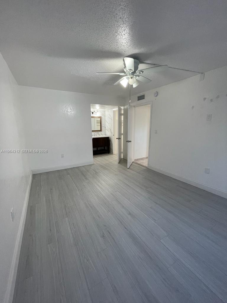 13701 Kendale Lakes Cir # 211 Unit: B-211