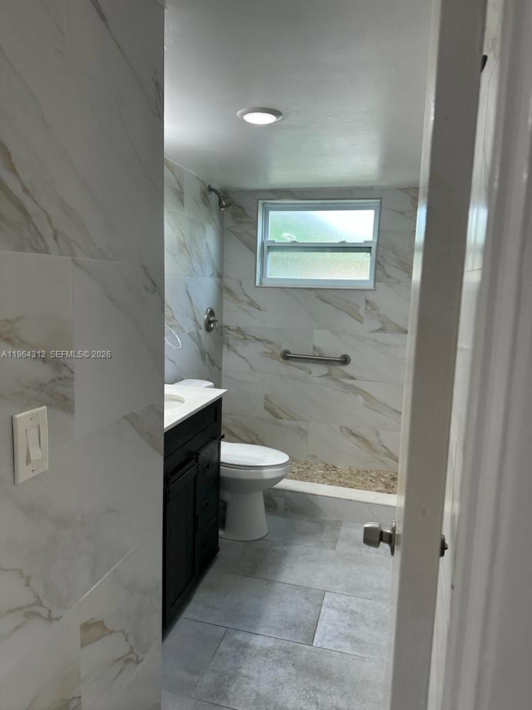 13701 Kendale Lakes Cir # 211 Unit: B-211