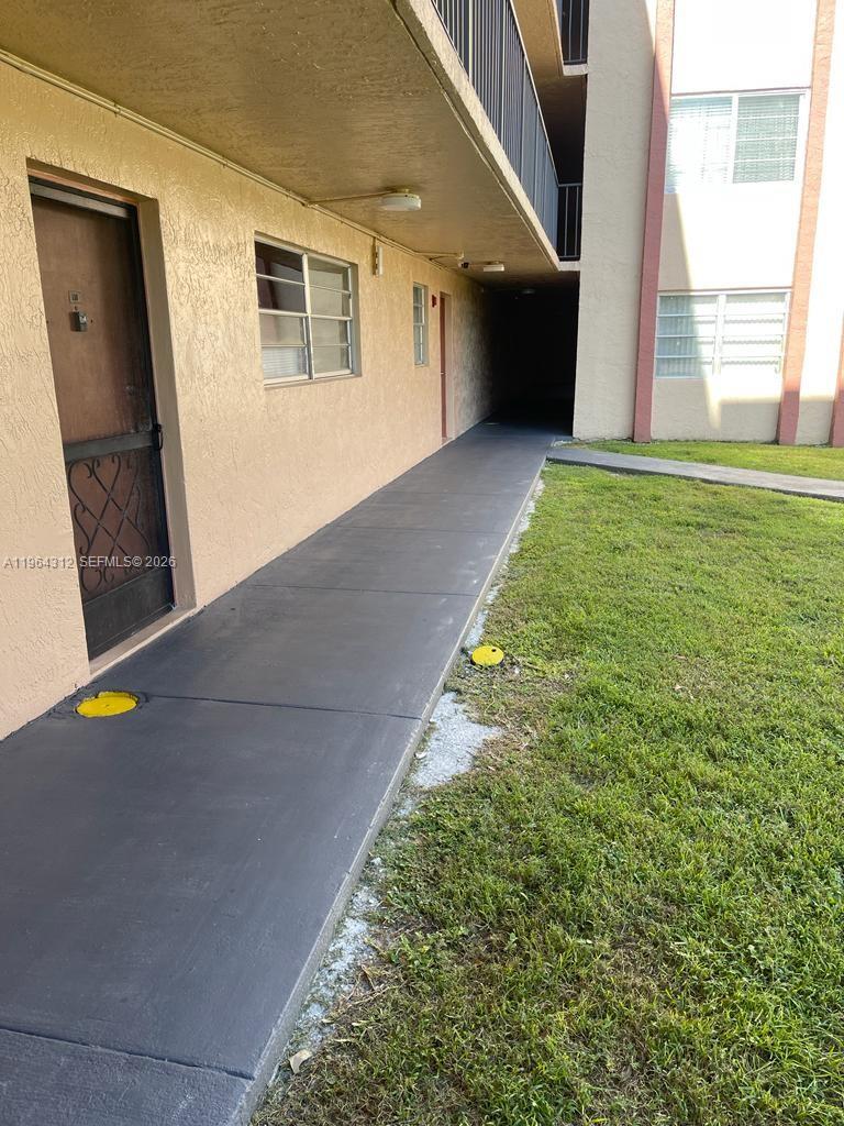 13701 Kendale Lakes Cir # 211 Unit: B-211