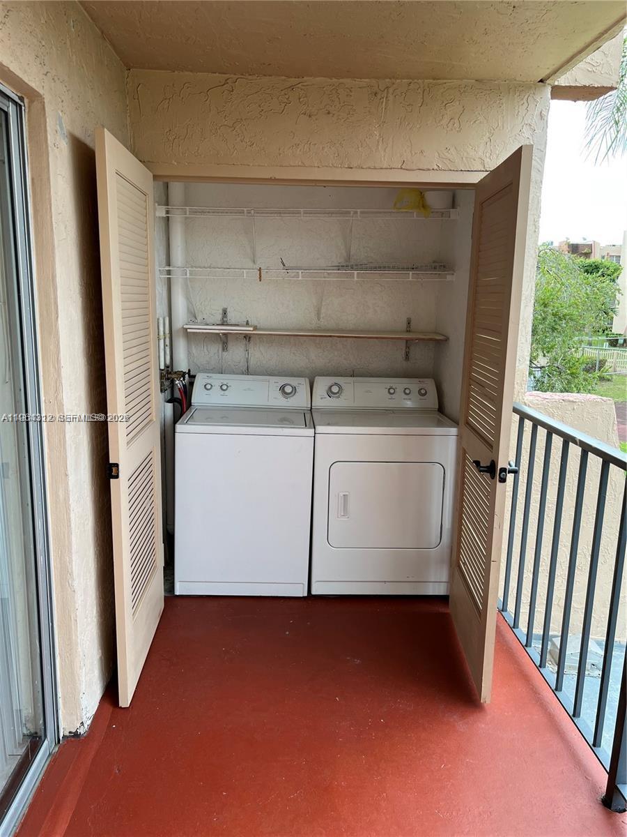 13701 Kendale Lakes Cir # 211 Unit: B-211