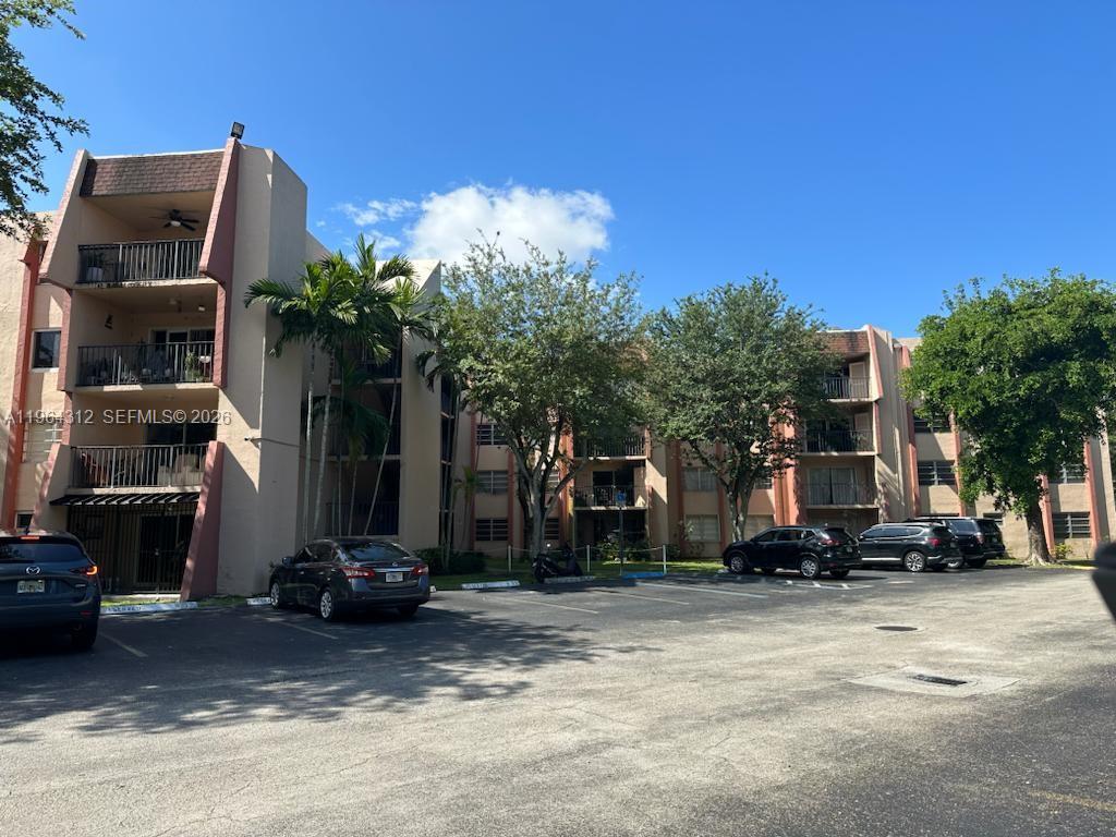 13701 Kendale Lakes Cir # 211 Unit: B-211