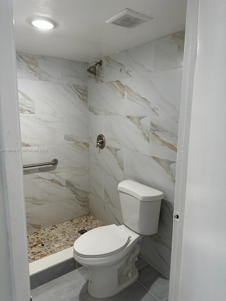 13701 Kendale Lakes Cir # 211 Unit: B-211