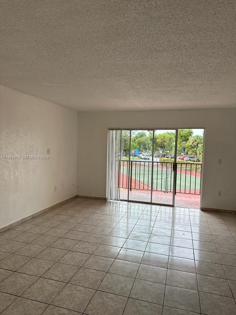13701 Kendale Lakes Cir # 211 Unit: B-211