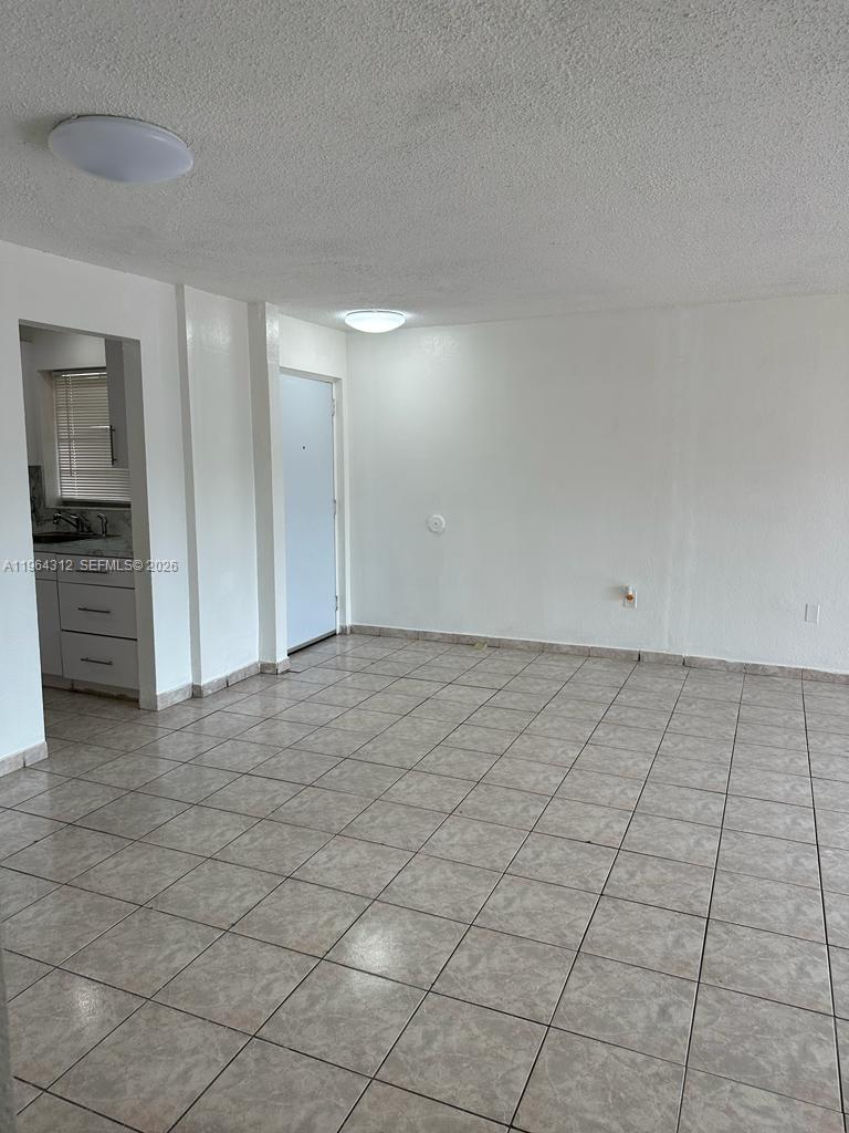 13701 Kendale Lakes Cir # 211 Unit: B-211