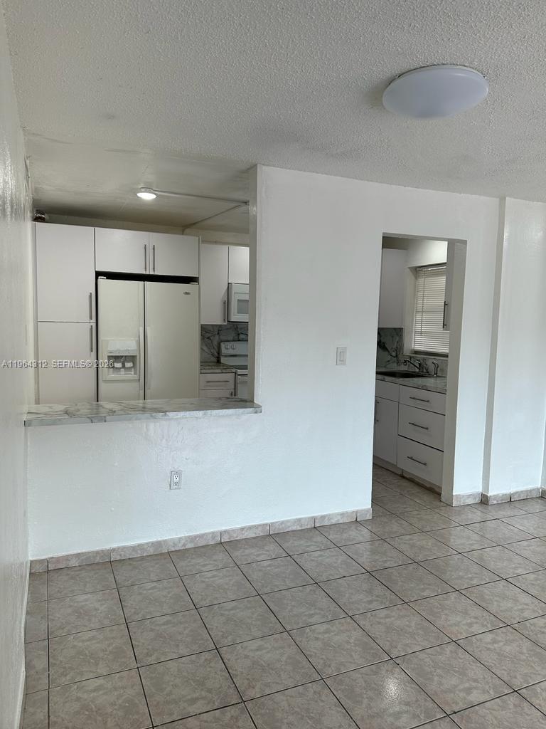13701 Kendale Lakes Cir # 211 Unit: B-211