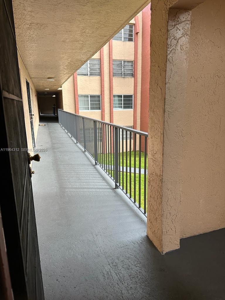 13701 Kendale Lakes Cir # 211 Unit: B-211