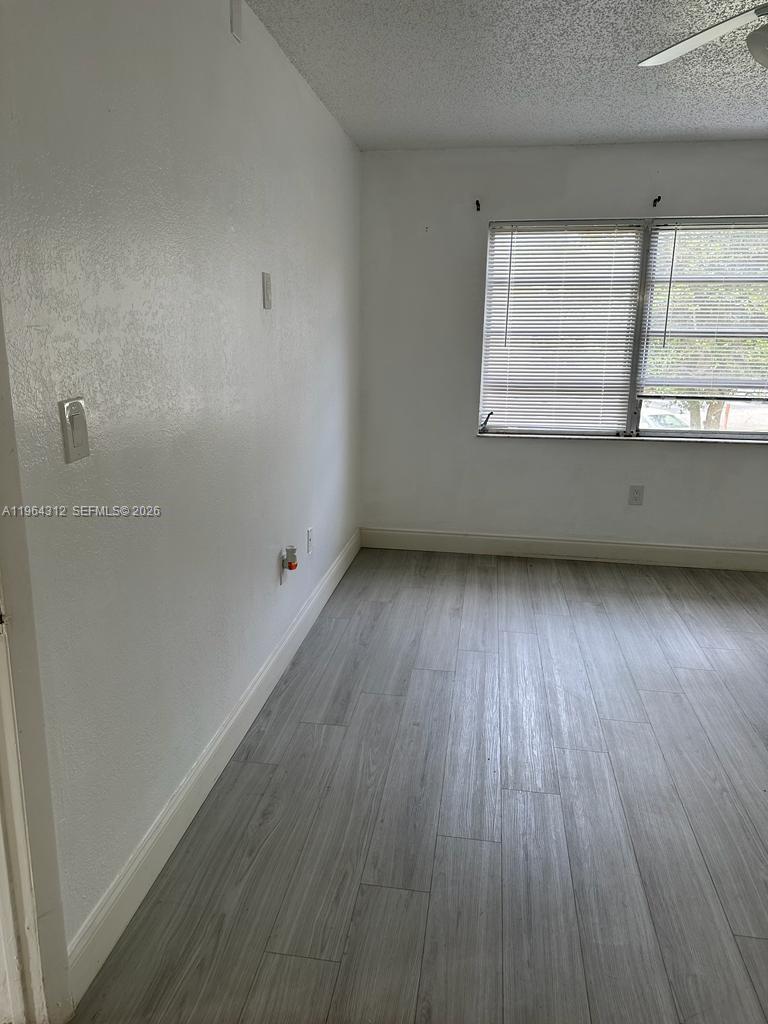 13701 Kendale Lakes Cir # 211 Unit: B-211
