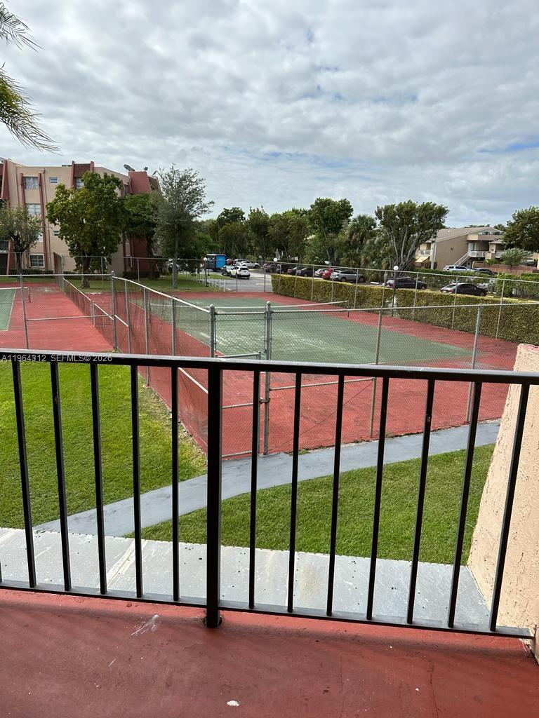 13701 Kendale Lakes Cir # 211 Unit: B-211