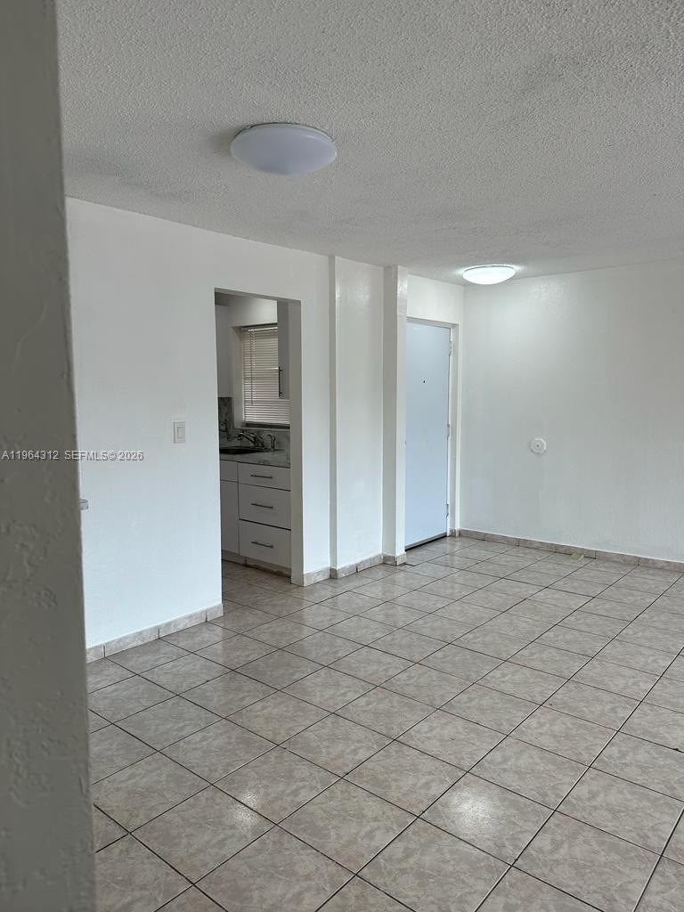 13701 Kendale Lakes Cir # 211 Unit: B-211