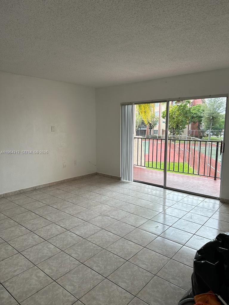 13701 Kendale Lakes Cir # 211 Unit: B-211