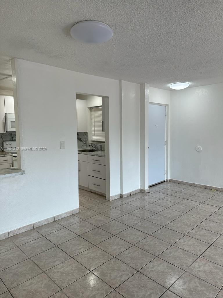13701 Kendale Lakes Cir # 211 Unit: B-211