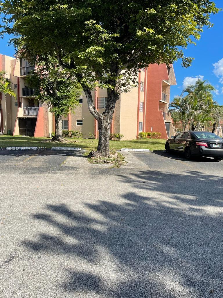 13701 Kendale Lakes Cir # 211 Unit: B-211