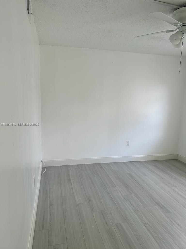 13701 Kendale Lakes Cir # 211 Unit: B-211