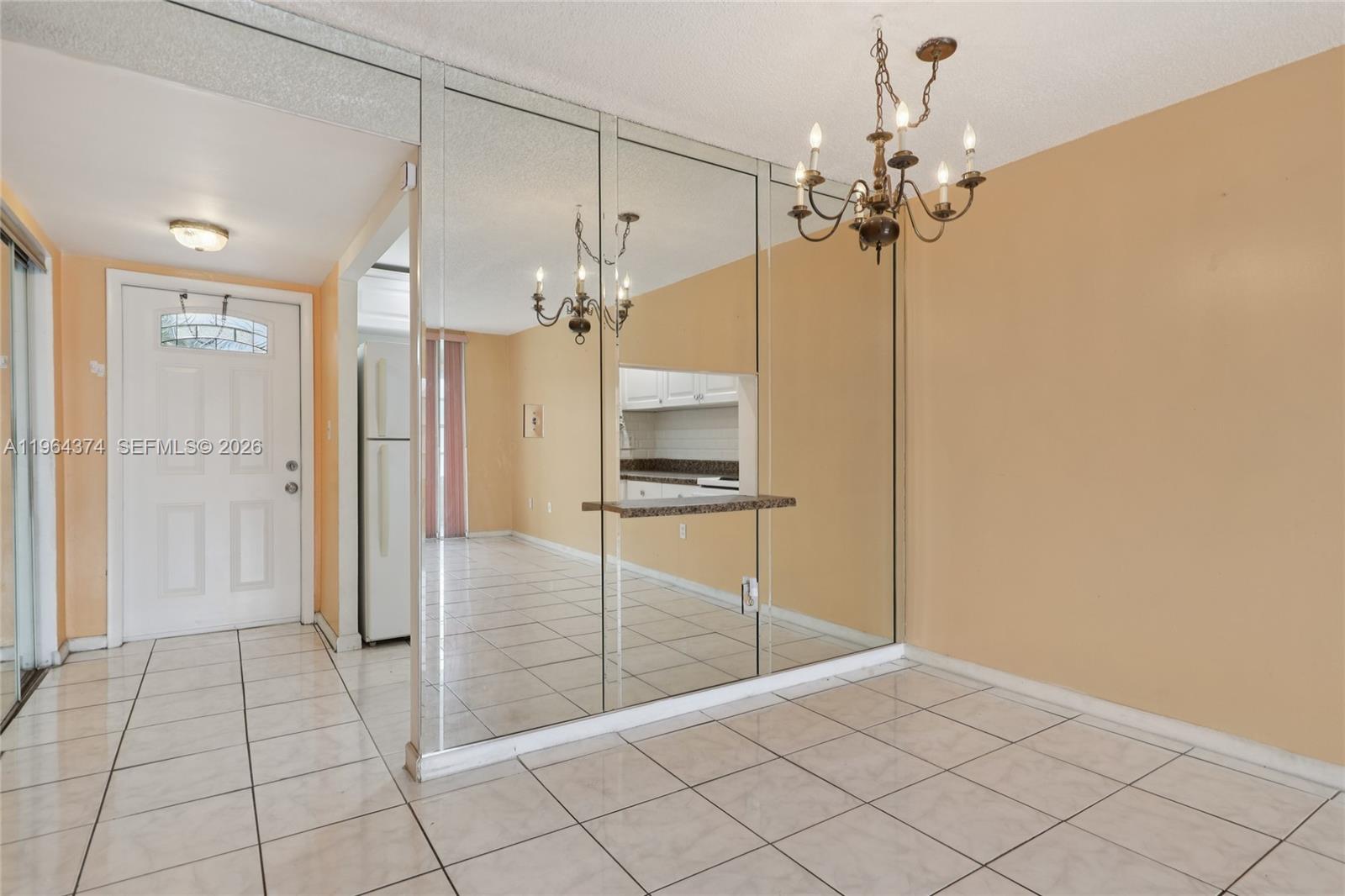 8135 sunrise lakes blvd Unit: 208