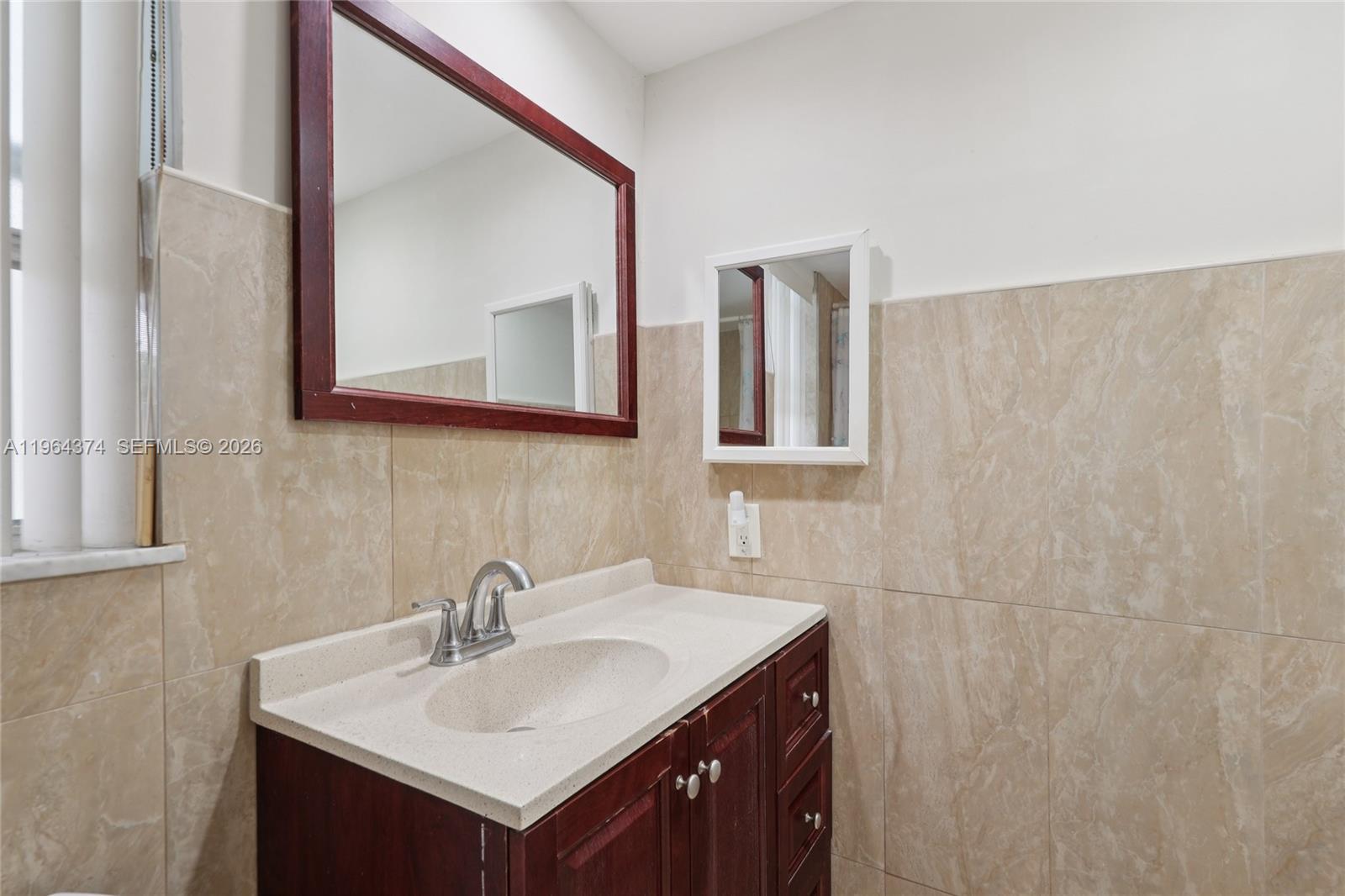 8135 sunrise lakes blvd Unit: 208