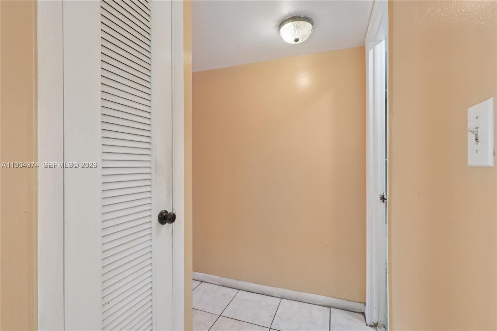 8135 sunrise lakes blvd Unit: 208