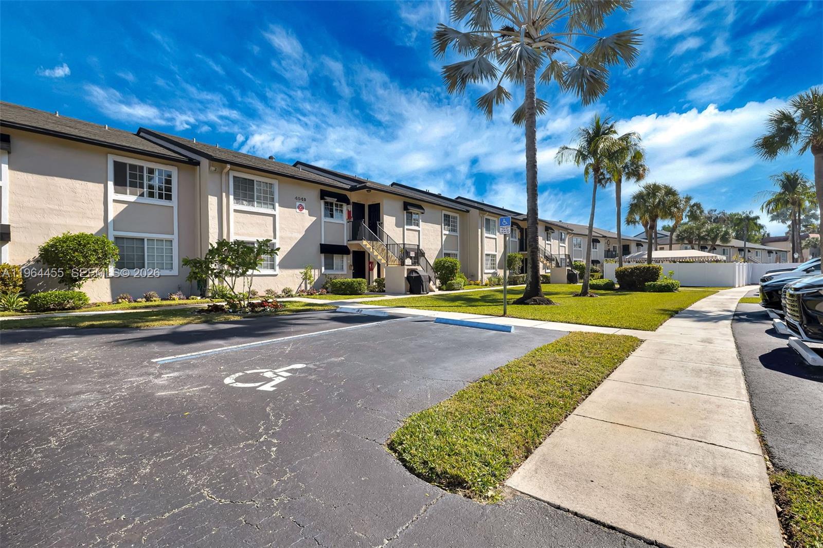 4040 Crystal Lake Dr # 105