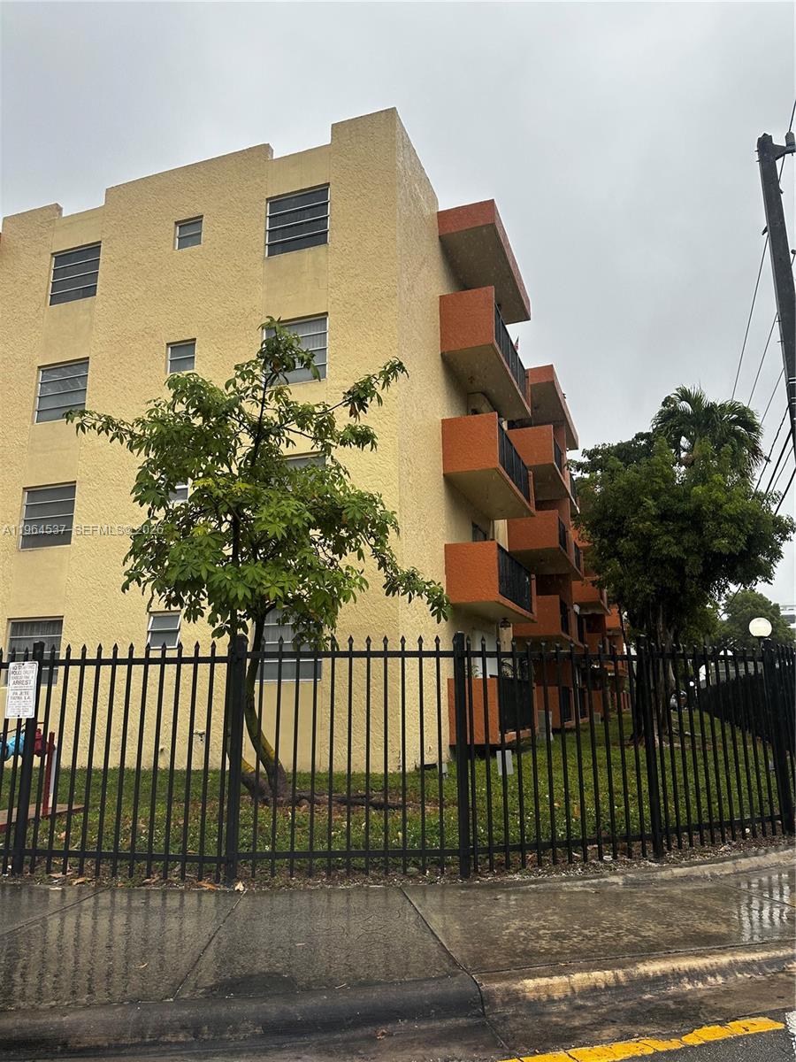 677 SW 9th Ave # 303