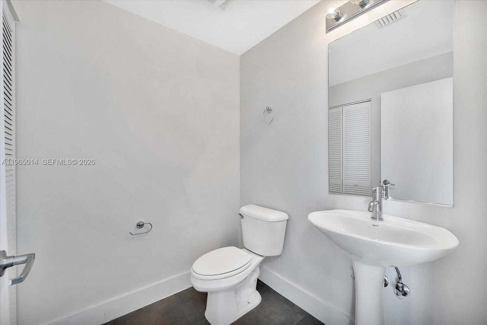 888 Biscayne Blvd # 3111