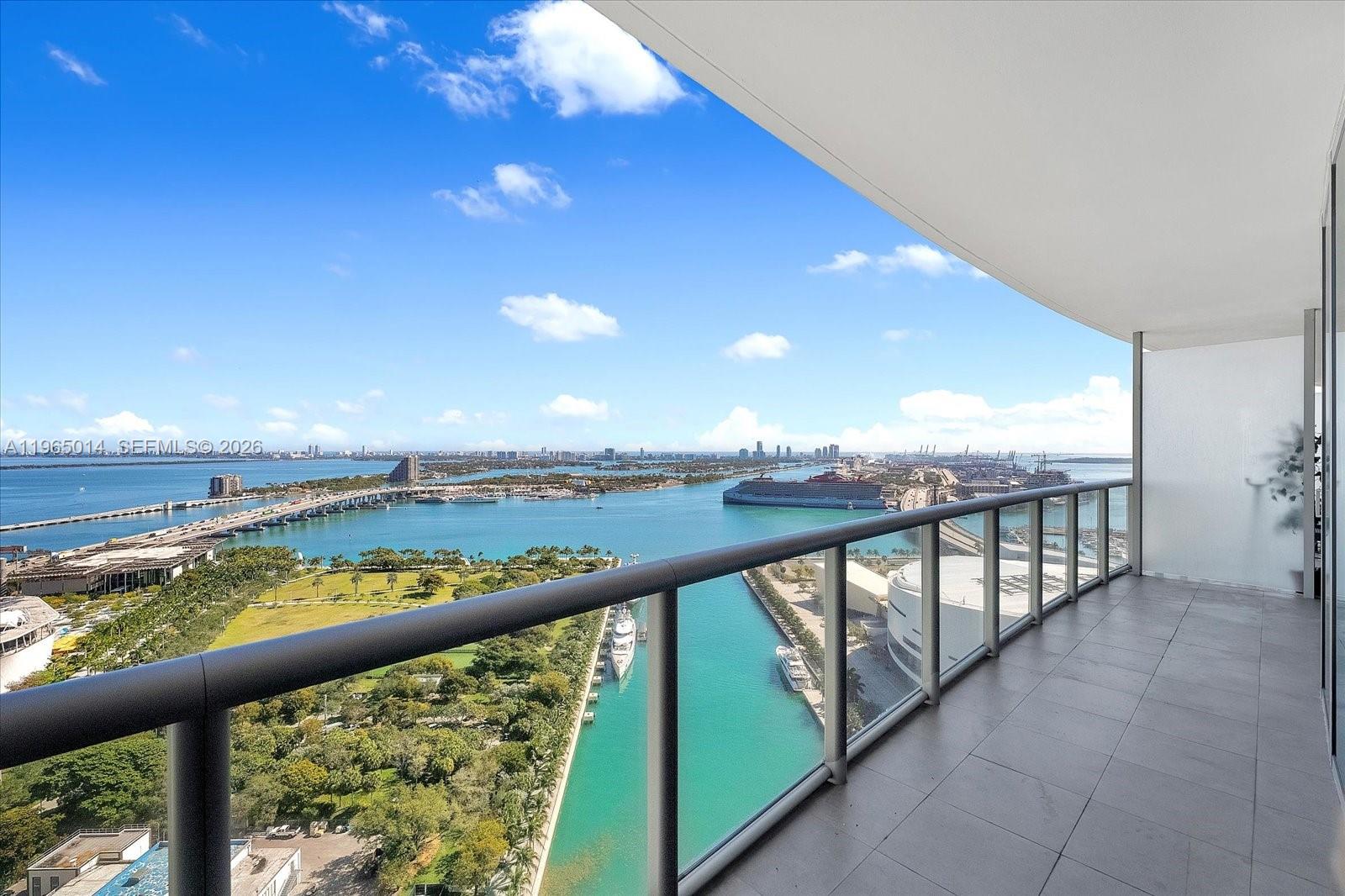 888 Biscayne Blvd # 3111