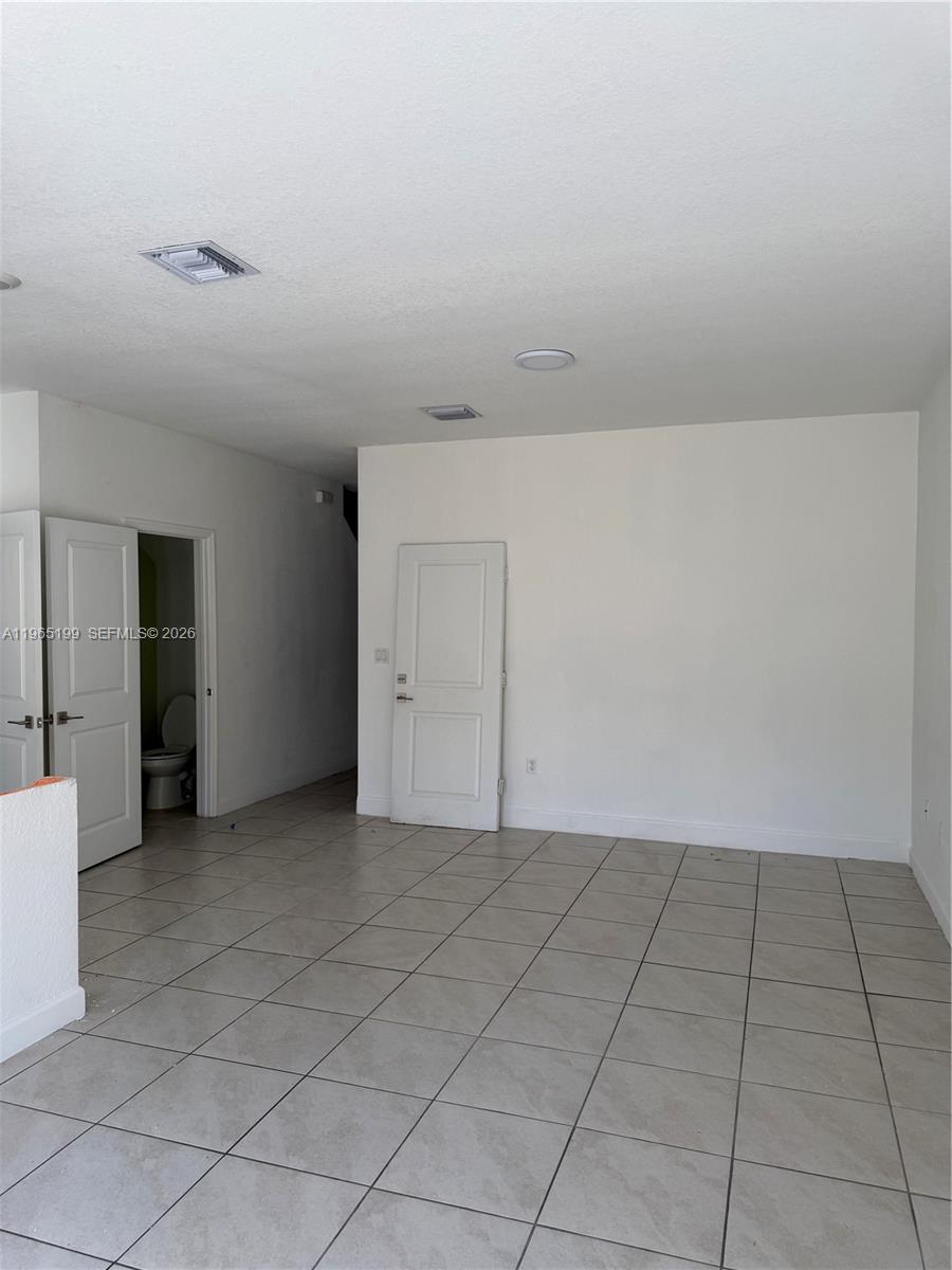 1137 SW 6th Ct