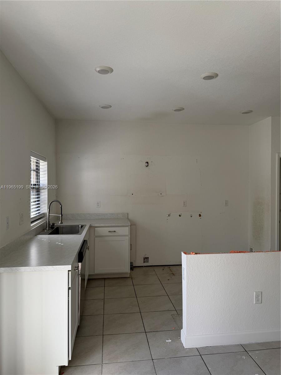 1137 SW 6th Ct
