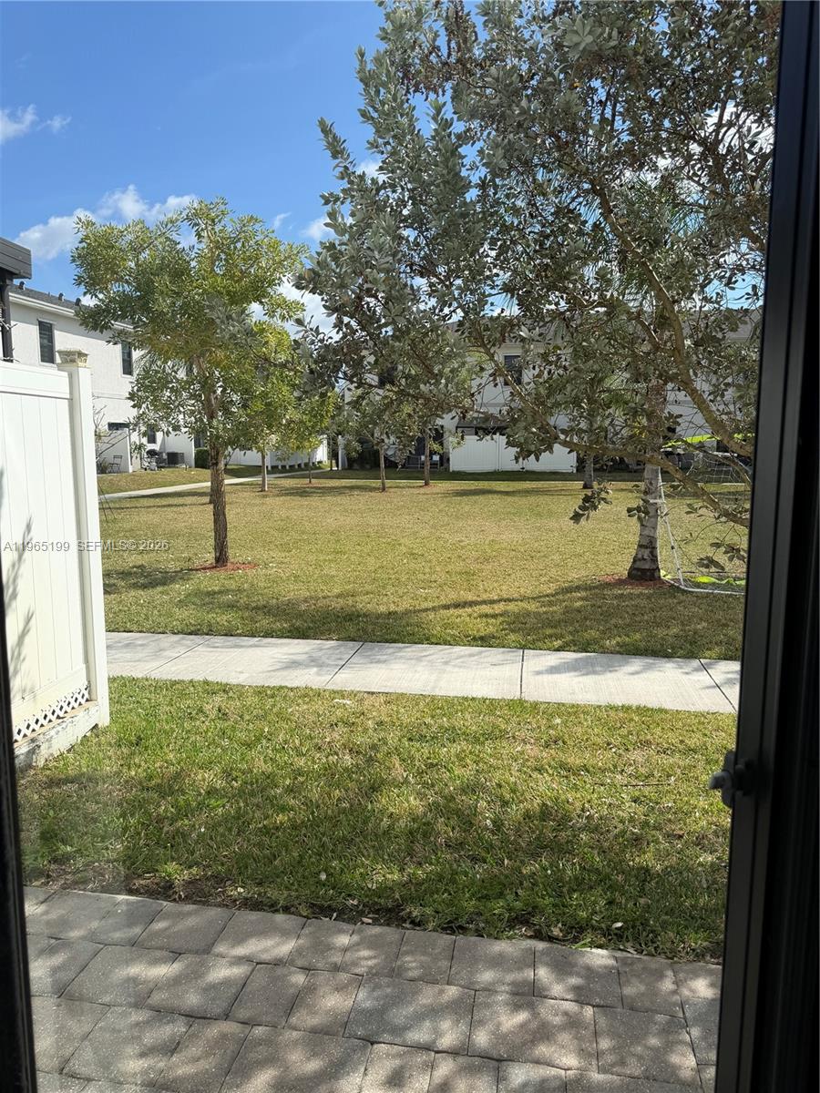 1137 SW 6th Ct