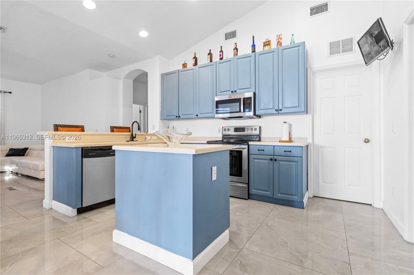 2025 NW 7th ter