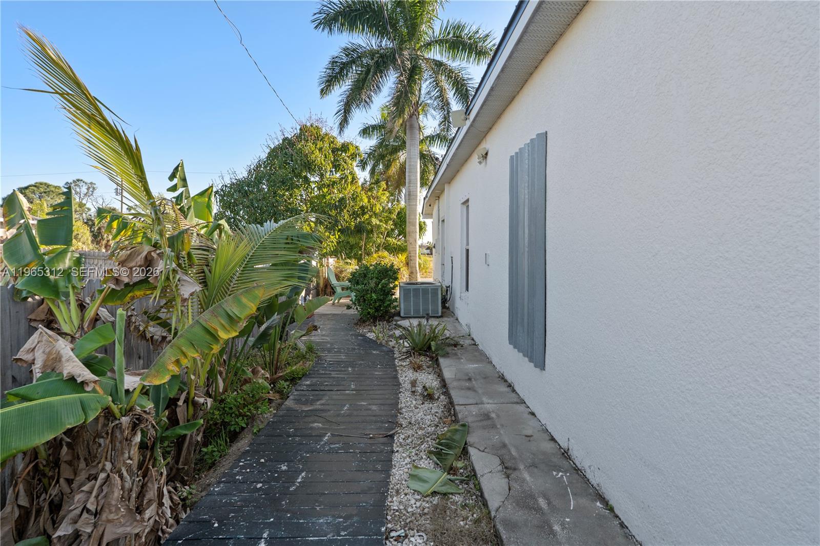 2025 NW 7th ter