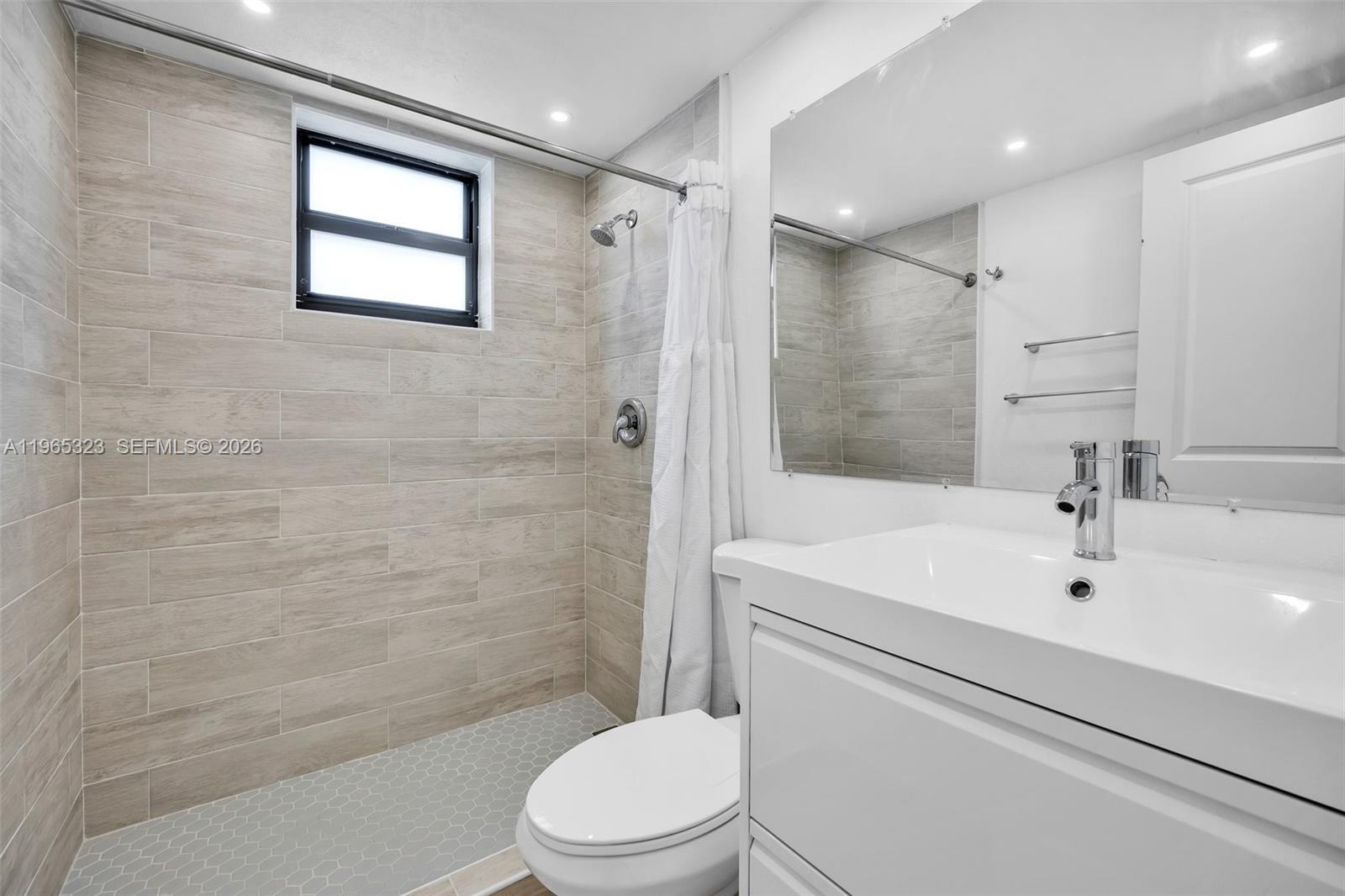 1530 SW 2nd St # 301