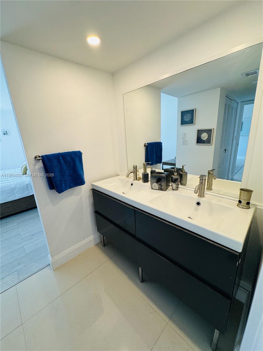 20335 W Country Club Dr # 608