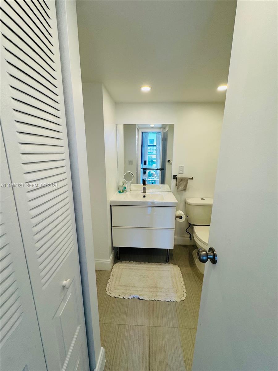 20335 W Country Club Dr # 608