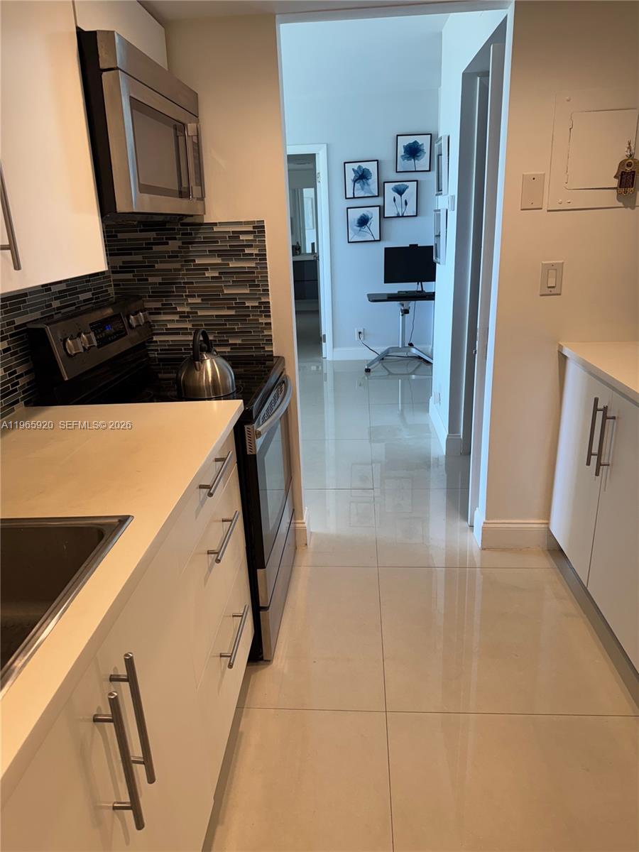 20335 W Country Club Dr # 608