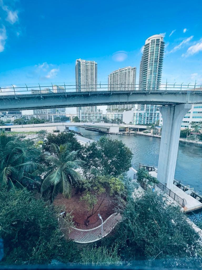 31 SE 5th St # 601