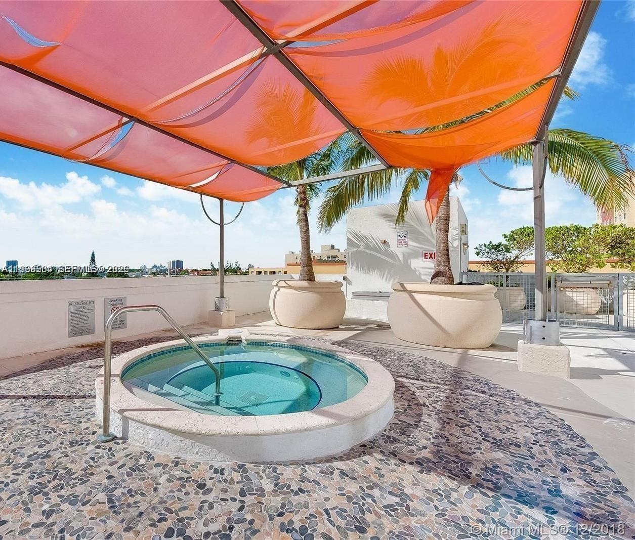 10 SW South River Dr