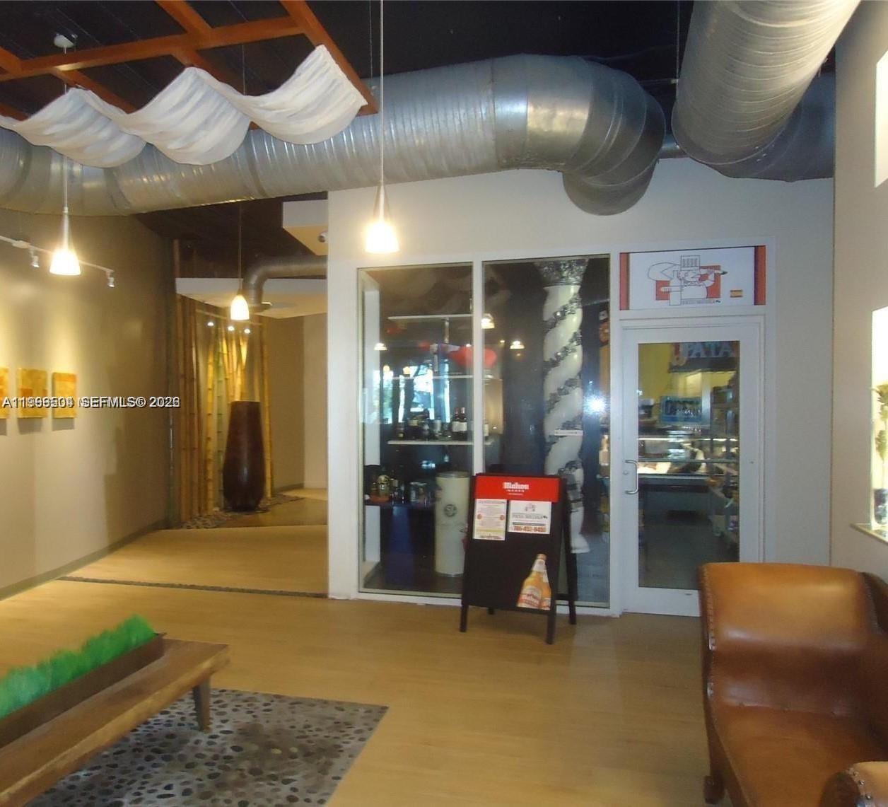 10 SW South River Dr