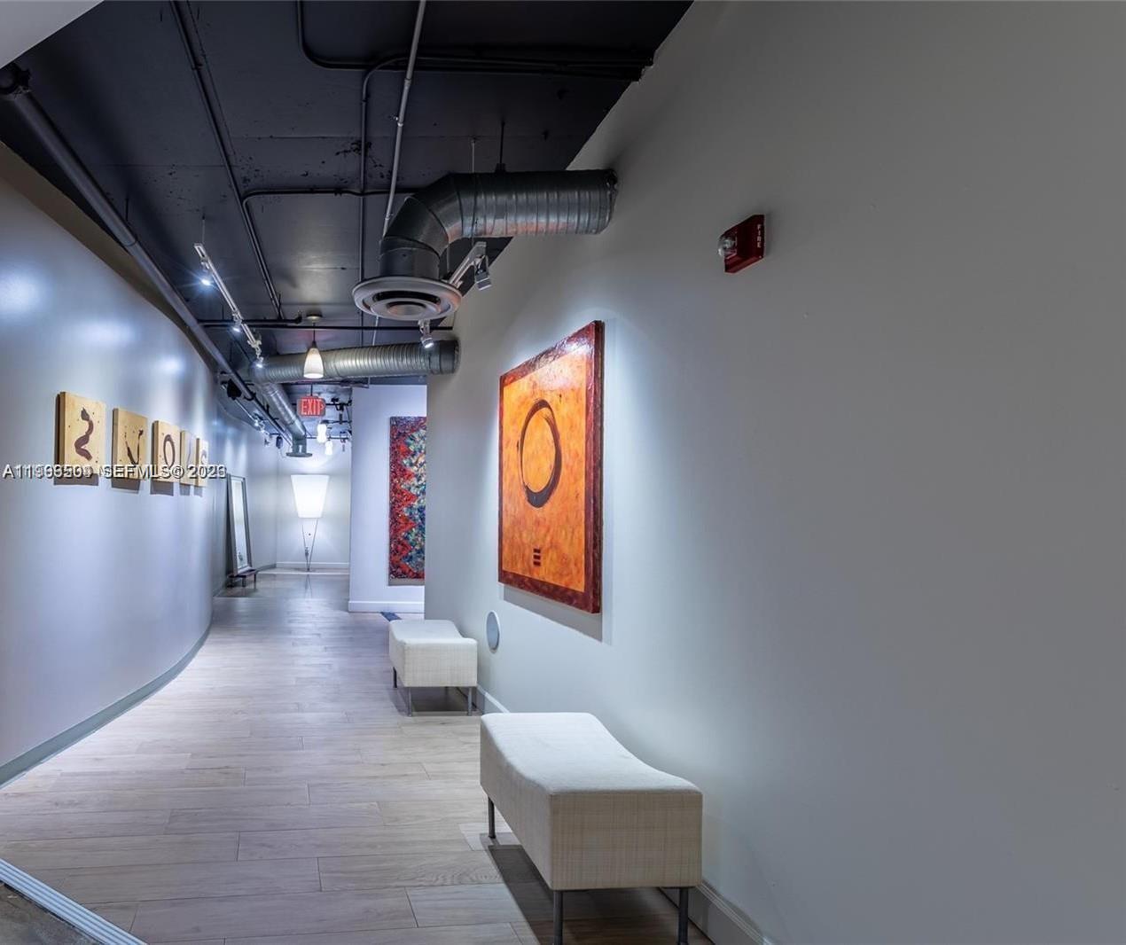 10 SW South River Dr