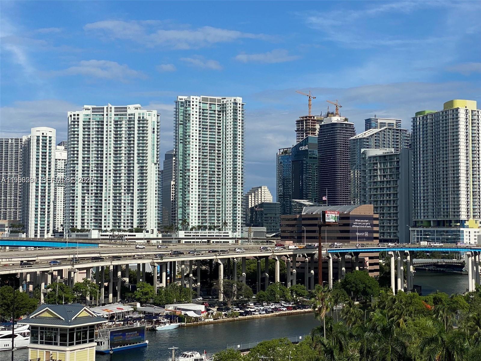 10 SW South River Dr