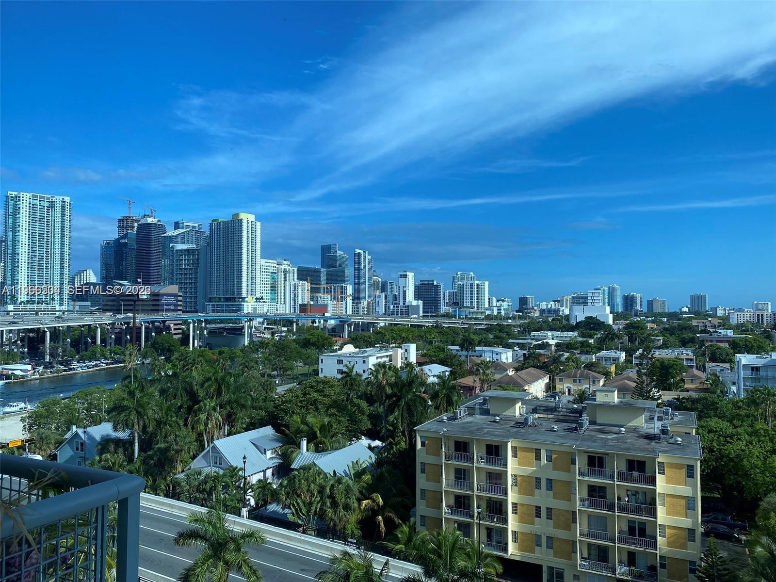 10 SW South River Dr