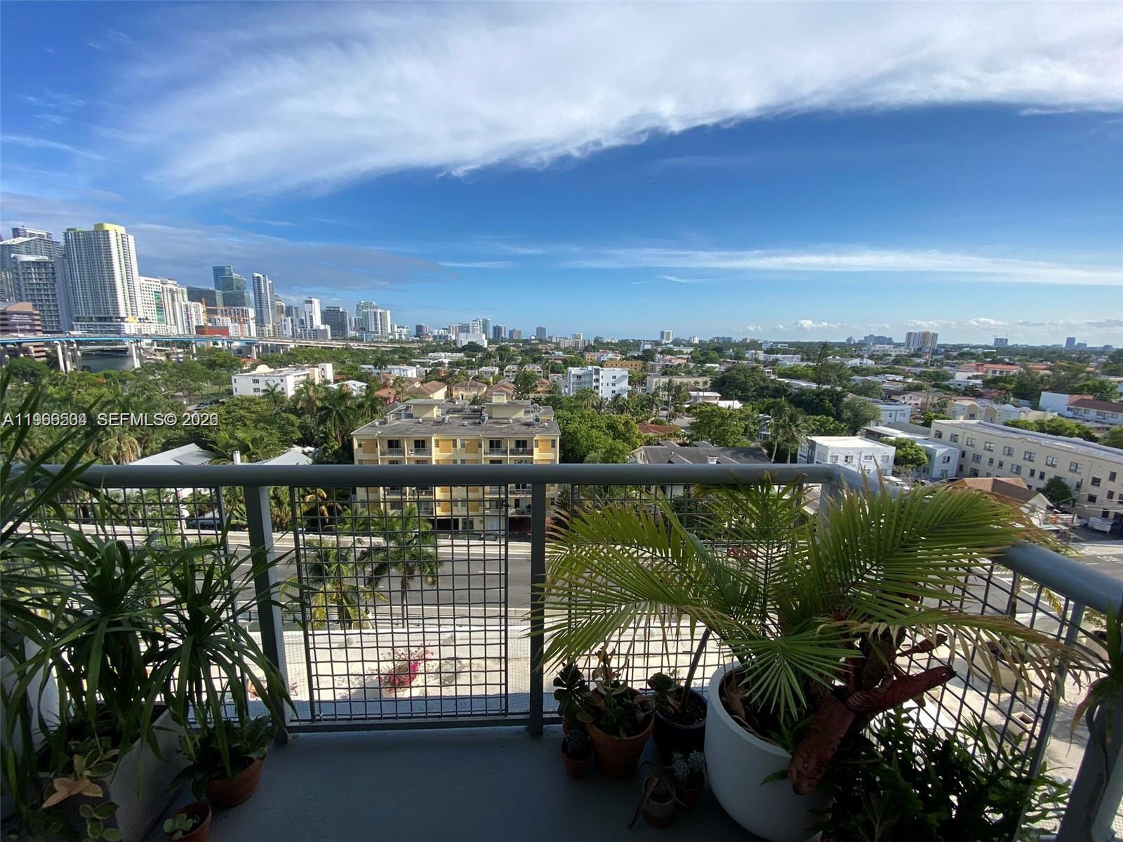 10 SW South River Dr