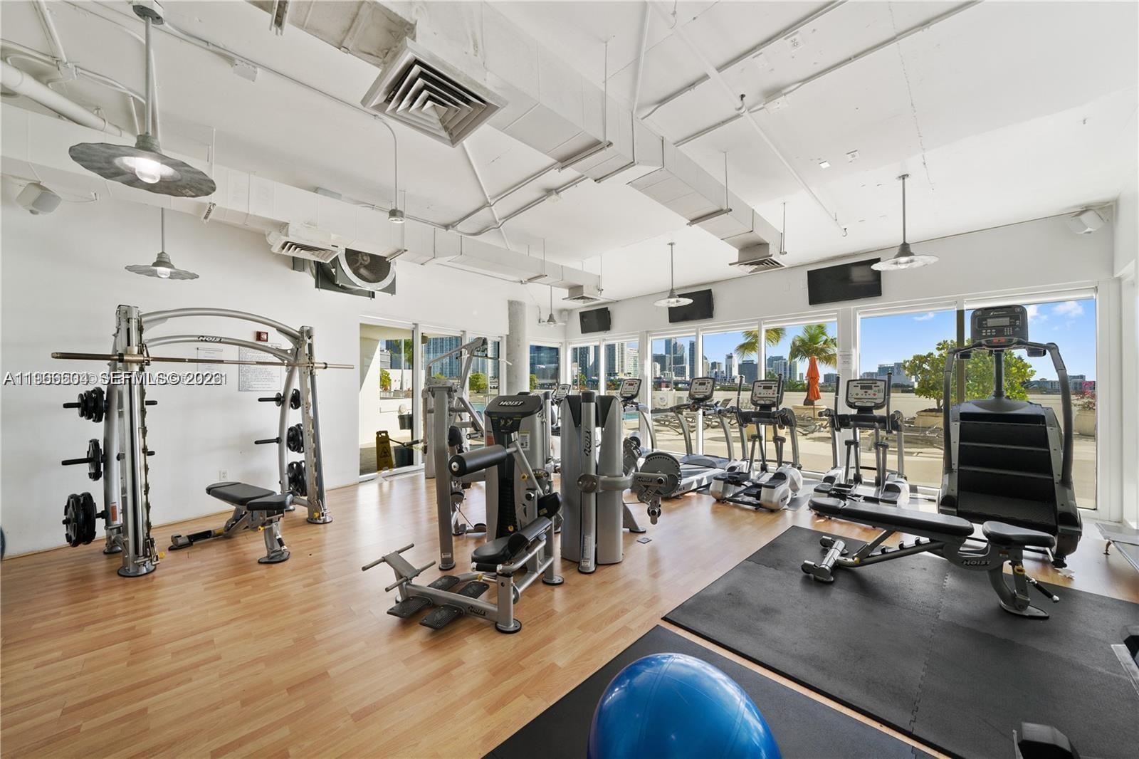 10 SW South River Dr