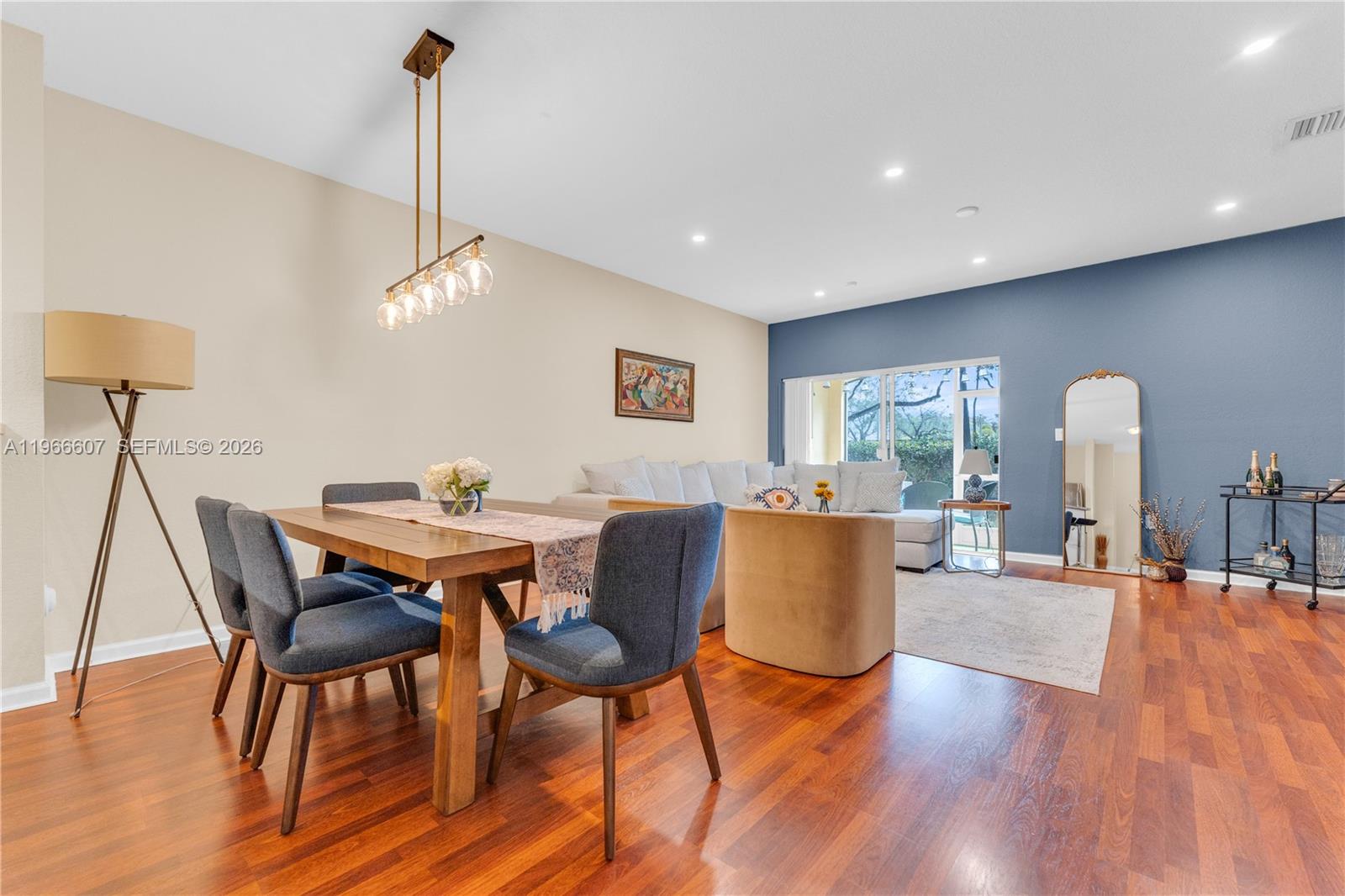 8844 S Isles Cir # 0