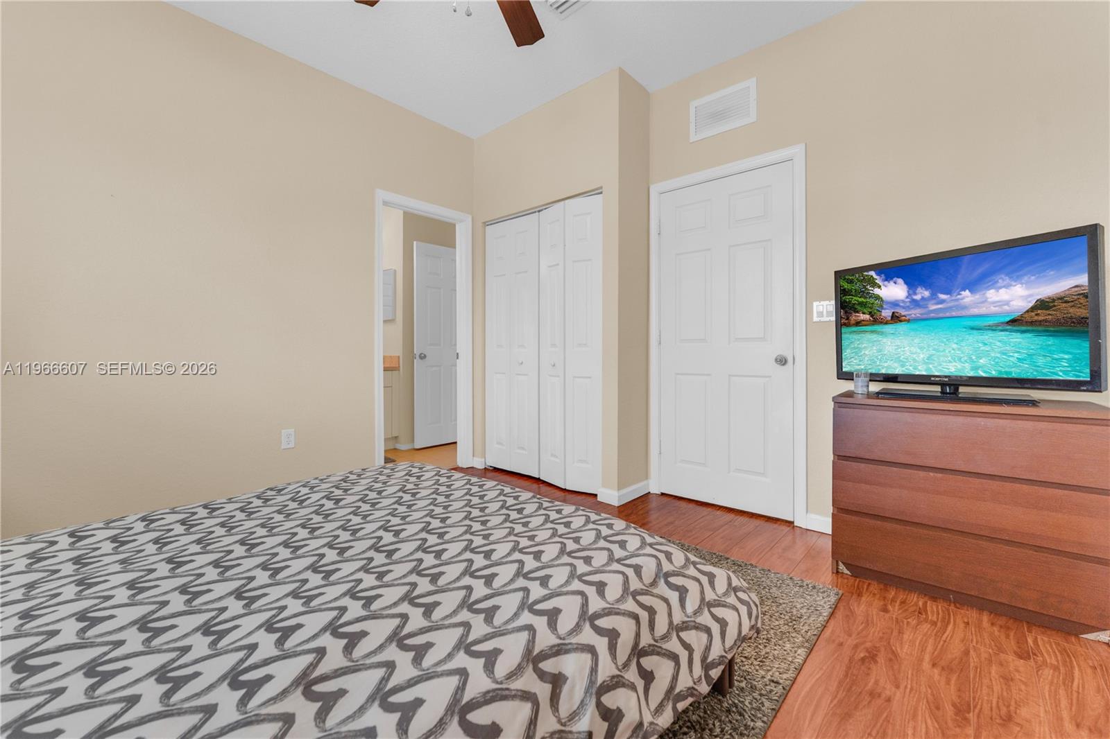 8844 S Isles Cir # 0