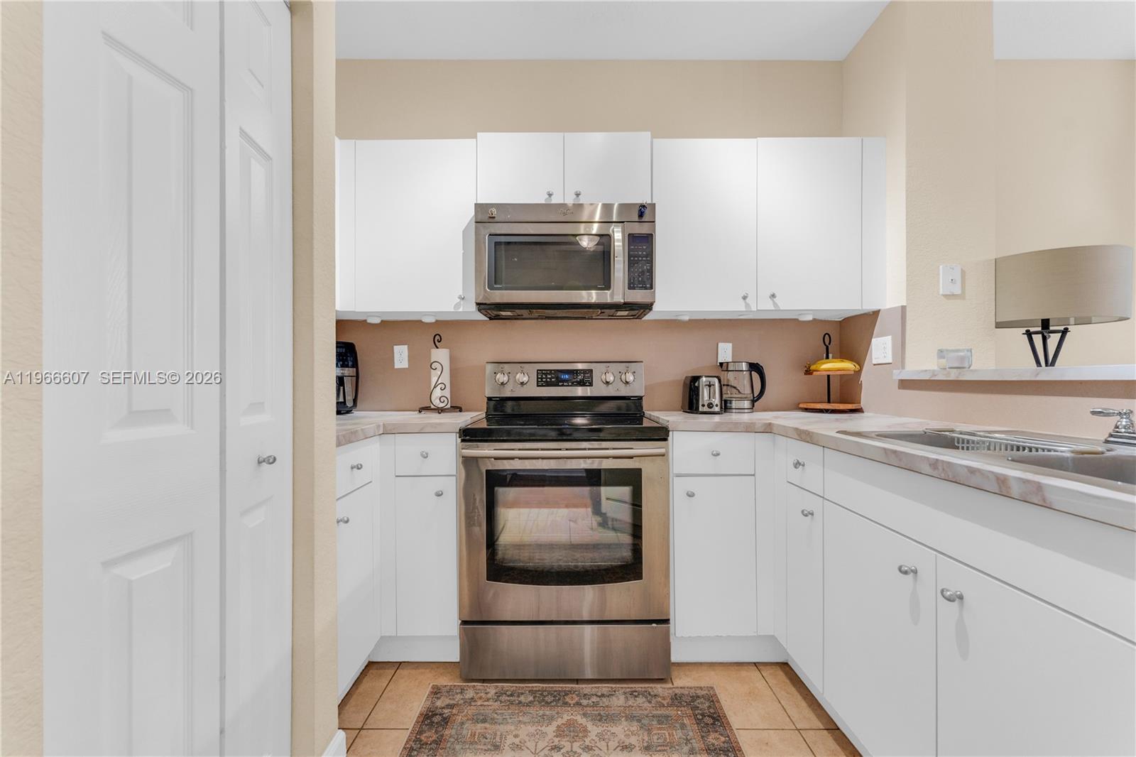 8844 S Isles Cir # 0